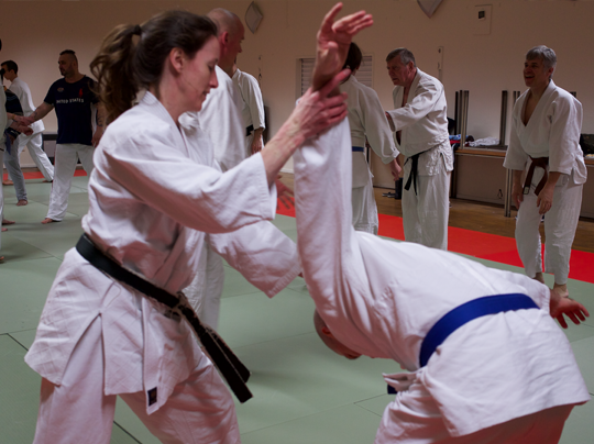Technique demonstration during class